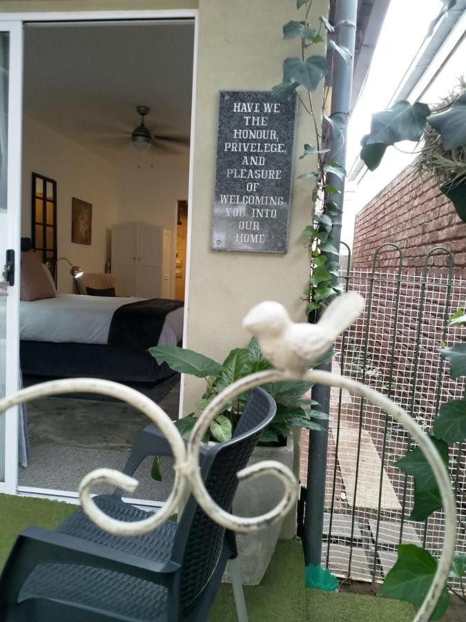 The Oak Treehouse Bnb Queenstown Exterior photo